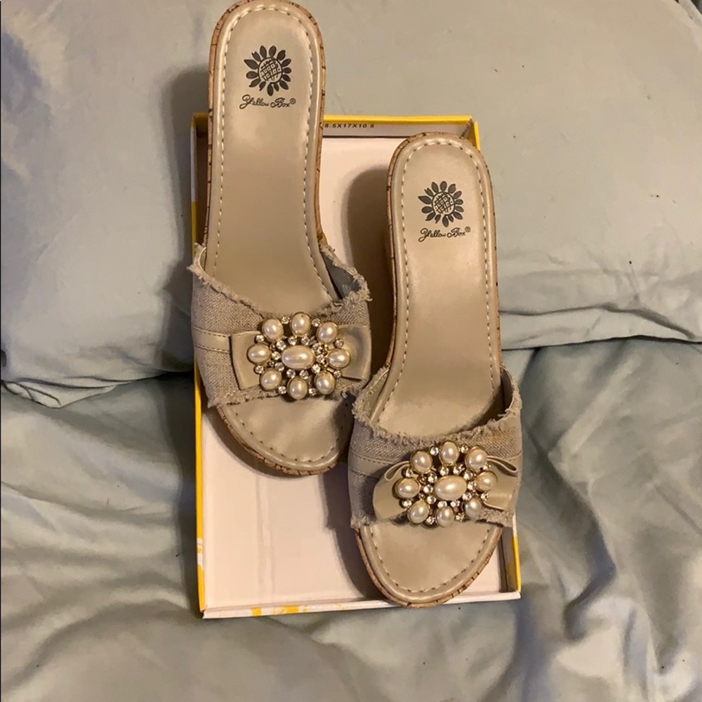Yellow box wedges